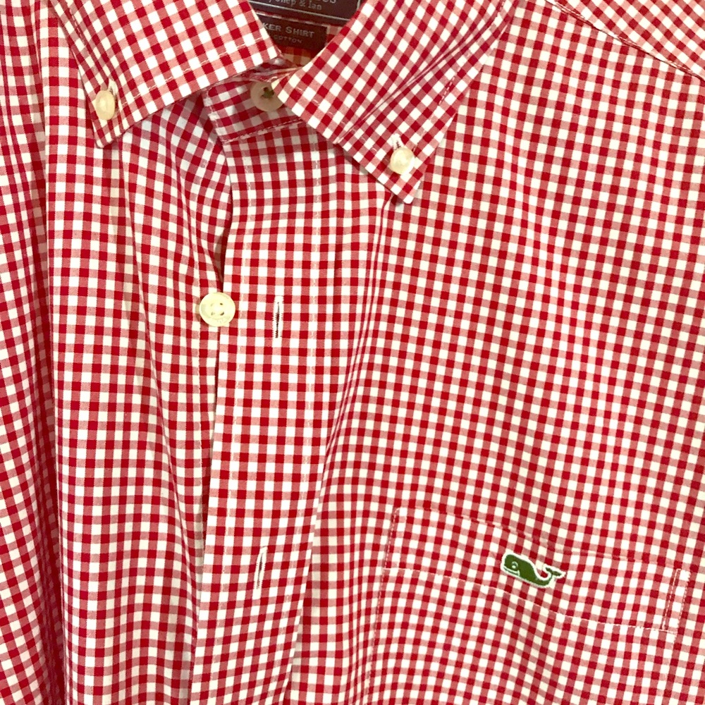 Vineyard Vine men’s button down dress shirt